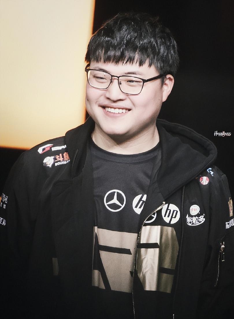 关于Uzi爆冷击败德国队,突破纪录引爆全场!的信息 关于Uzi爆冷击败德国队,突破纪录引爆全场!的信息