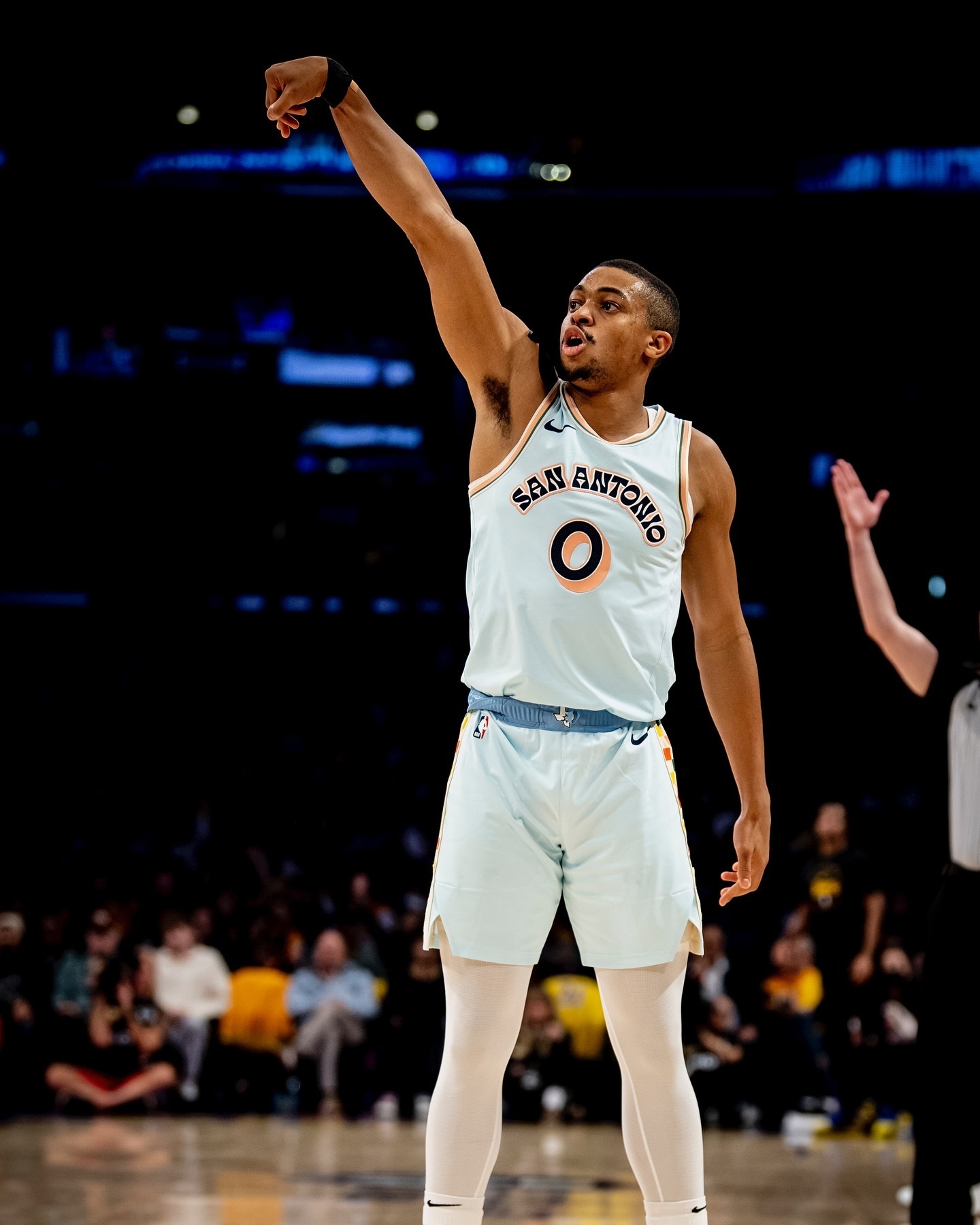 包含赛前圣安东尼奥马刺调整名单以备NBA常规赛;强势反弹环节打磨;管理层满意;团队化学反应显著的词条 包含赛前圣安东尼奥马刺调整名单以备NBA常规赛;强势反弹环节打磨;管理层满意;团队化学反应显著的词条