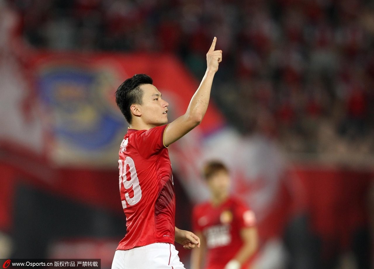 皇家马德里训练开放日；窗口期绝杀压哨引欢呼；中超在即；团队化学反应显著的简单介绍