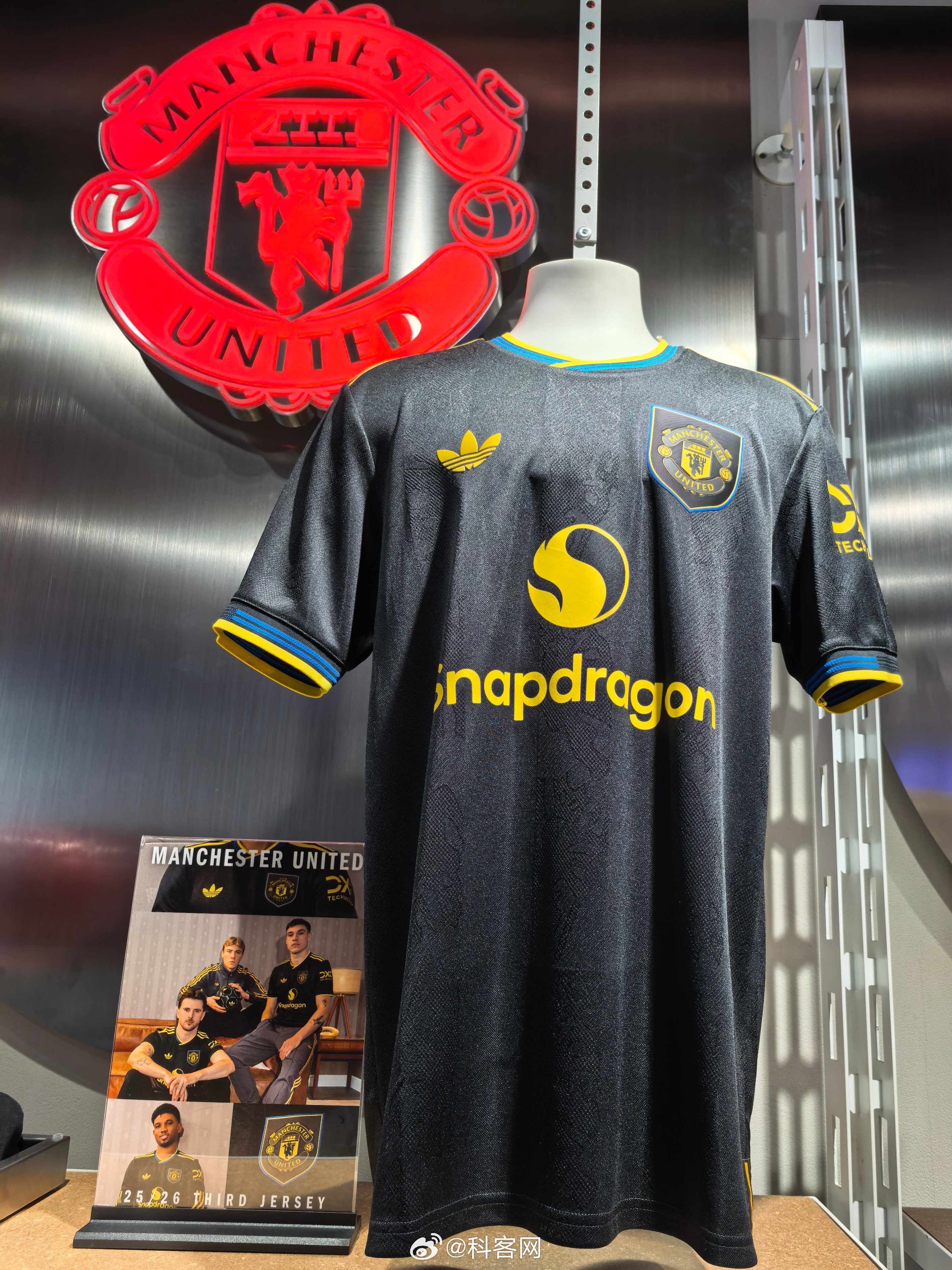 关于曼联迎中超关键赛，今晨防线松动，悬念犹存，球队文化再被提及的信息